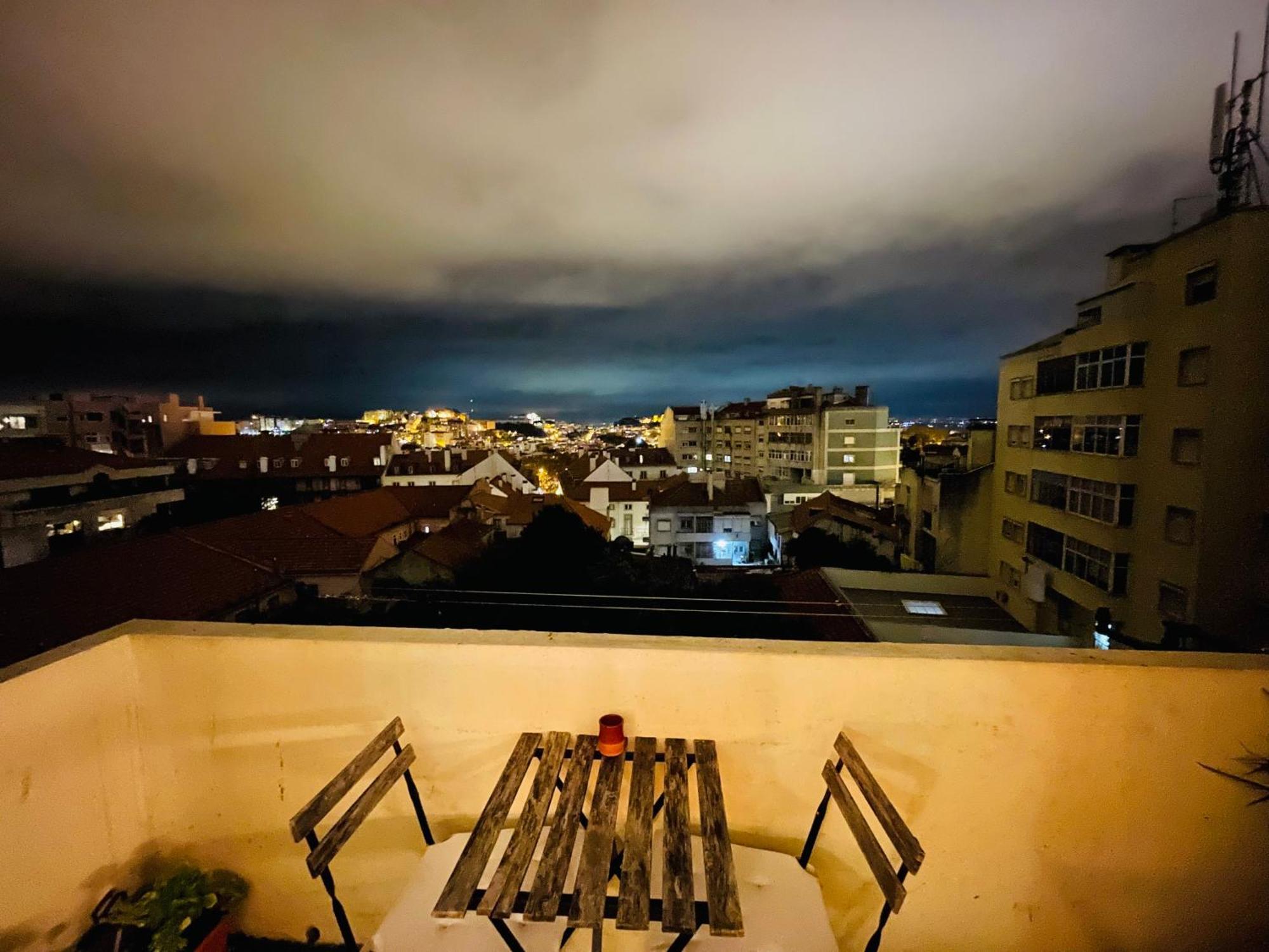 Sunny Apartment With Amazing View Lisbon Luaran gambar